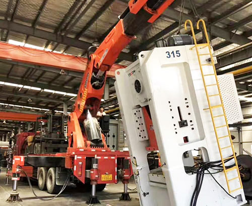 儋州附近随车吊出租，轻松解决运输难题