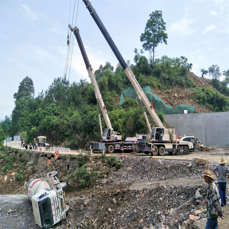 儋州汽车掉沟里叫吊车救援要多少钱
